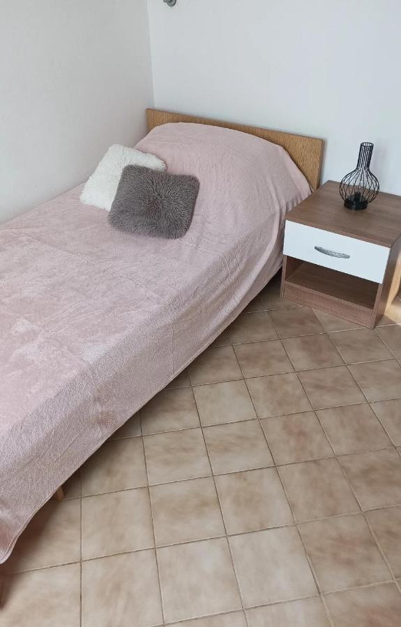 פונאנט Family Apartments Tomy מראה חיצוני תמונה