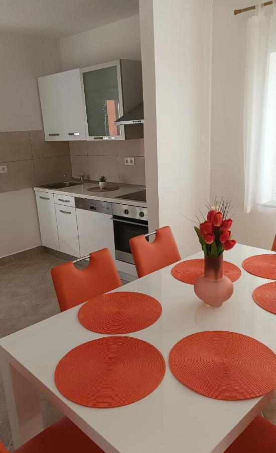 פונאנט Family Apartments Tomy מראה חיצוני תמונה