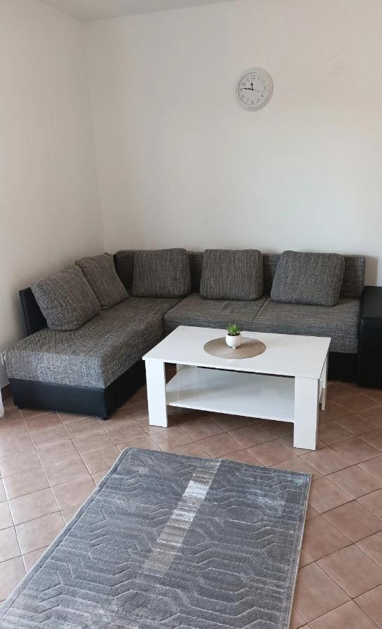 פונאנט Family Apartments Tomy מראה חיצוני תמונה