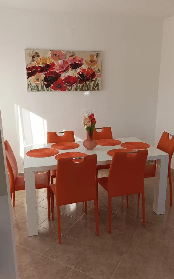 פונאנט Family Apartments Tomy מראה חיצוני תמונה