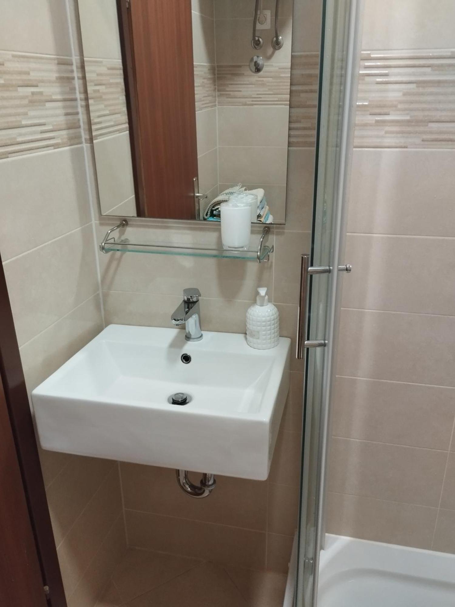 פונאנט Family Apartments Tomy מראה חיצוני תמונה